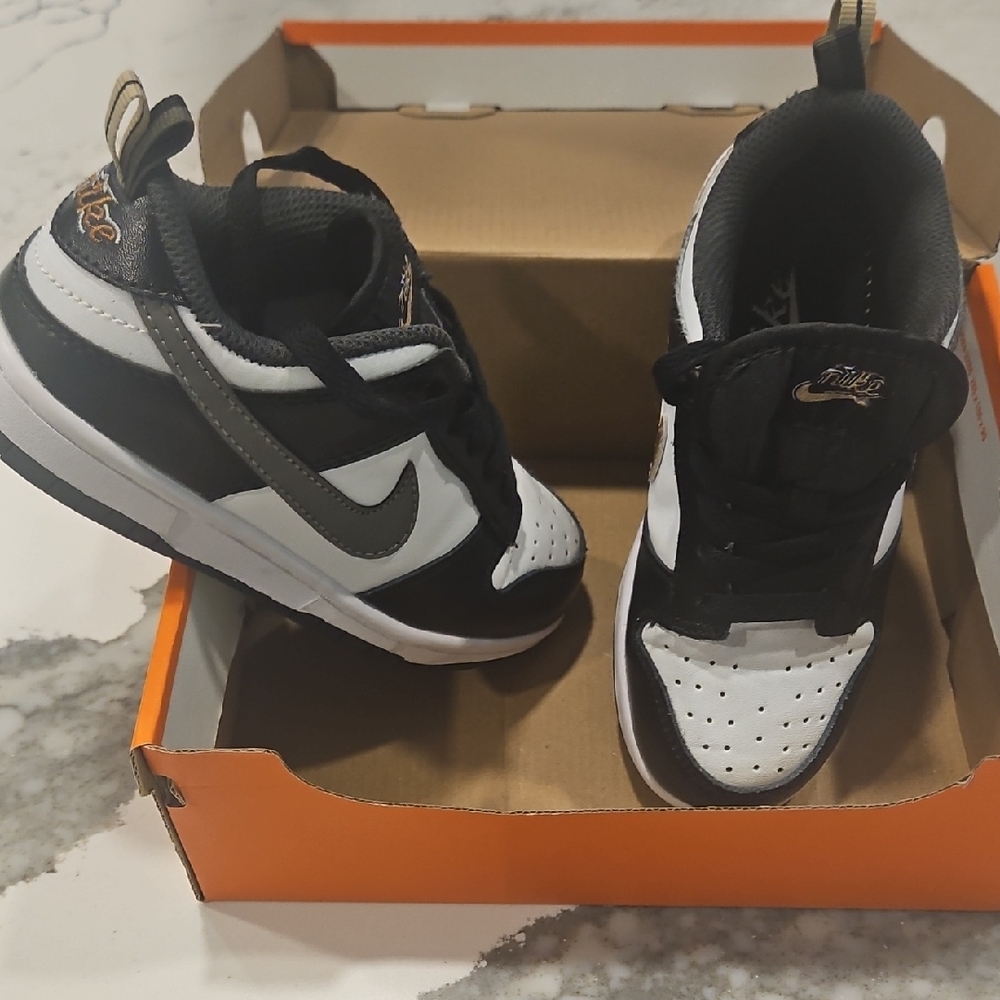 WORN TWICE. Nike Kids Black, White, and Gray Sneakers